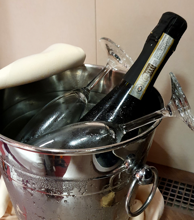 Sjampanje en 2 glase